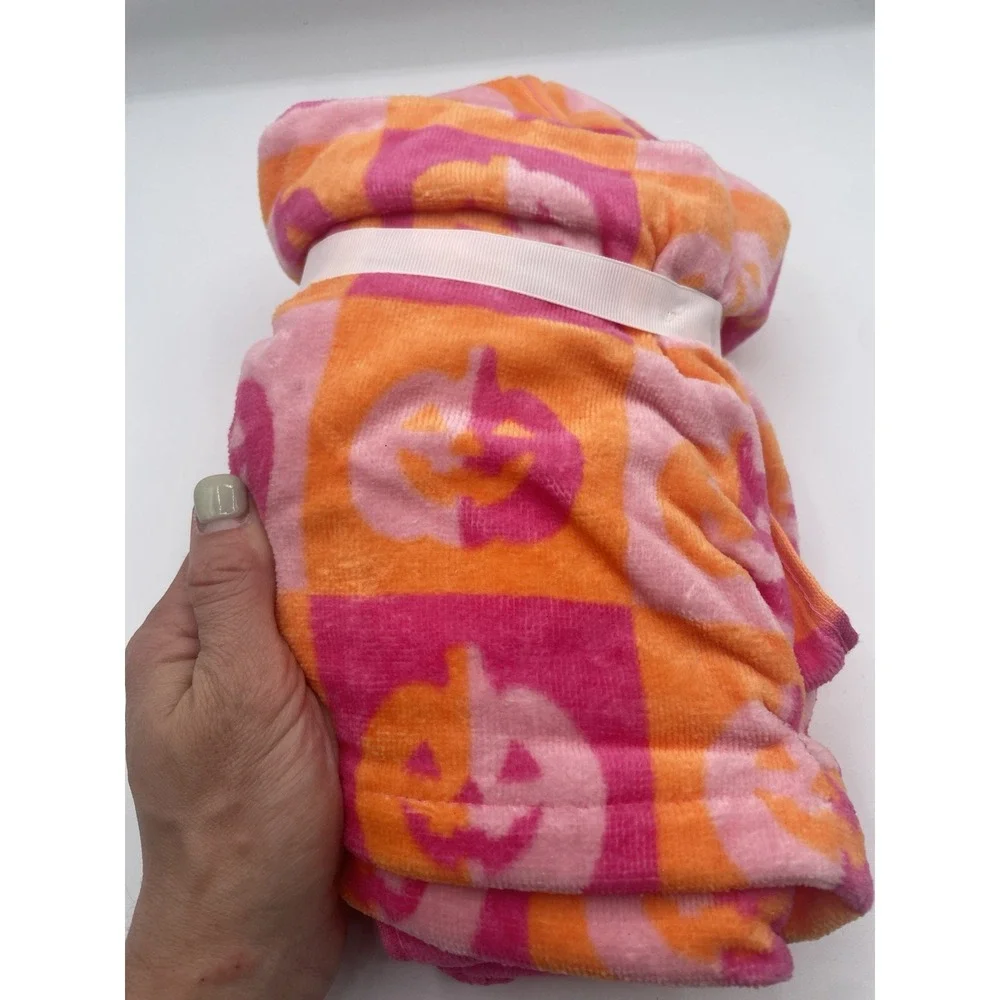 Cupcakes & Cashmere Pink Orange Colorblock Pumpkin Halloween Hand‎ Towels New